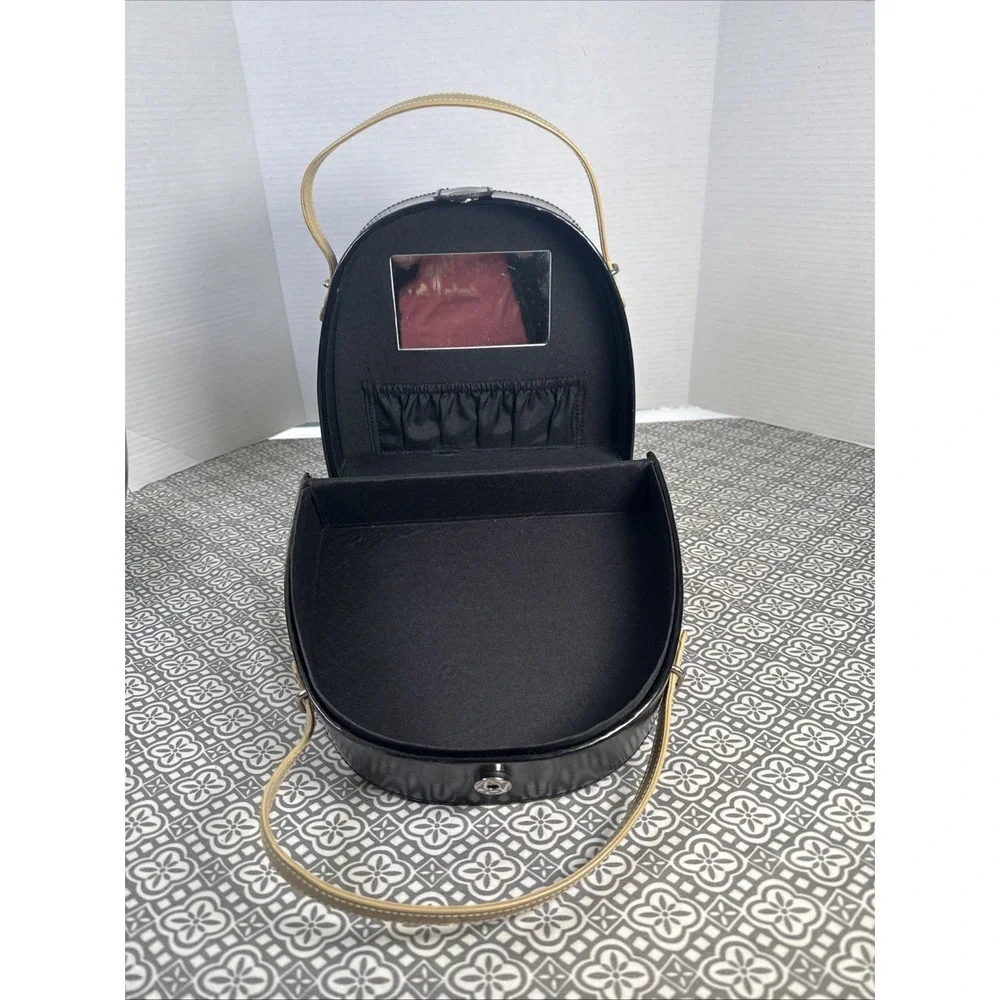 Vintage Beauty Makeup/Jewelry Hard Body Travel Case With Mirror. Snap Close.